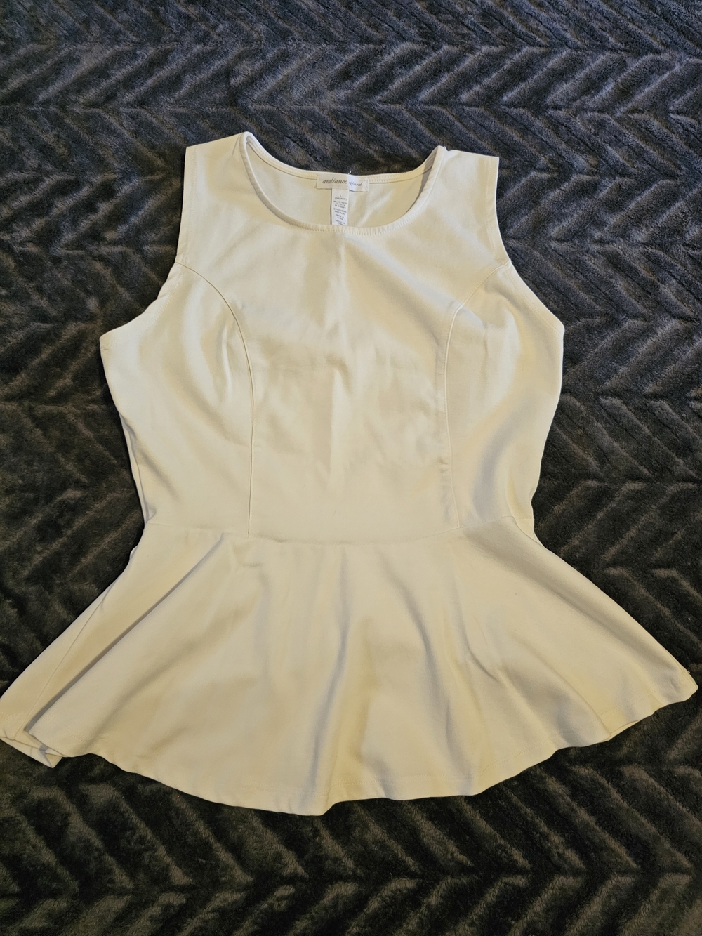 🤍✨ Ambiance Apparel Peplum Top – Women’s Large ✨🤍